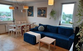 Zero zgiełku, blisko plaży i Starówki - z widokiem na panoramę miasta
